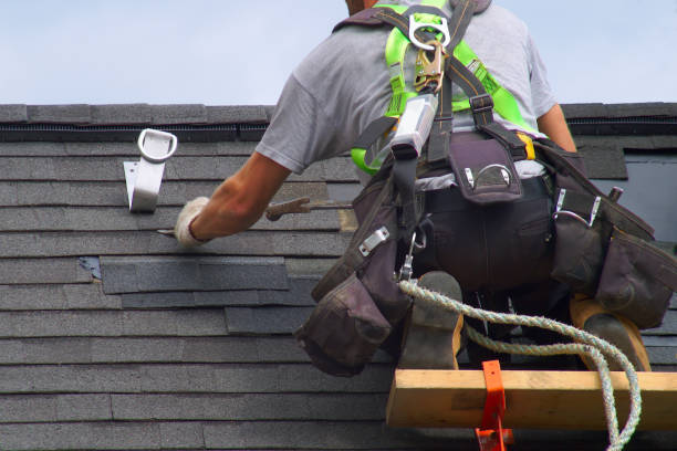 Quick and Trustworthy Emergency Roof Repair Services in Mangonia Park, FL